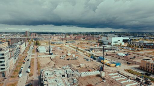 Luchtfoto van de bouwplaats van Albertville in Almere Poort