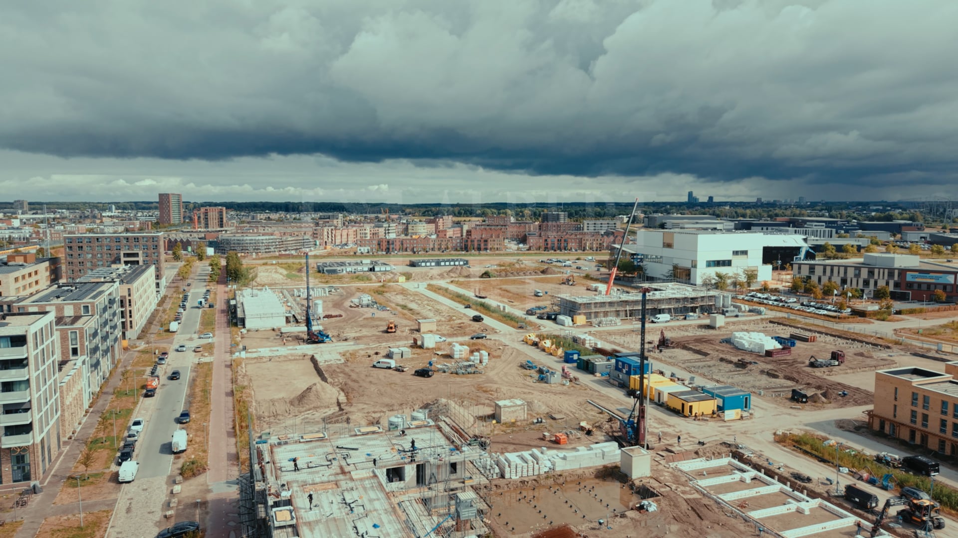 Luchtfoto van de bouwplaats van Albertville in Almere Poort